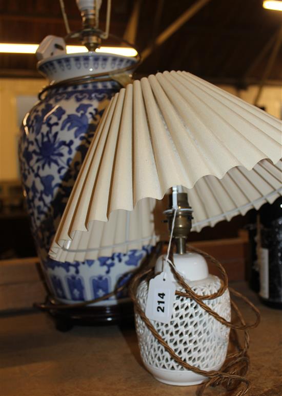 2 Oriental ceramic table lamps